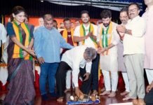 पदवीधर आणि शिक्षक मतदारसंघात महायुतीच्या उमेदवारांना विजयी करा : रवींद्र चव्हाण; डॉ. स्मिता जाधव आणि कौस्तुभ गावडे यांच्या प्रचाराचा शुभारंभ