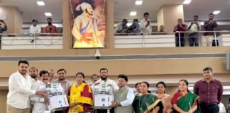 खडकवासला धरणातील दूषित पाण्याचा प्रश्नासाठी महापौर, आयुक्तांना वॉटर प्युरिफायर भेट;अमोल बालवडकर यांच्यासह राष्ट्रवादी काँग्रेसच्या नगरसेवकांची शुद्ध पाण्यासाठी तातडीच्या उपाययोजनांची मागणी