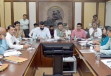 बाणेर–गणेशखिंड रस्त्यावरील प्रलंबित कामे मुदतीत पूर्ण करा; महापालिका आयुक्तांचे निर्देश ; रस्त्यांच्या कामांचा दर्जा, मध्य दुभाजकांची स्थिती आणि वाहतूक व्यवस्थेचा घेतला आढावा