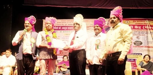 प्रा. बी. आर. घोडके यांना ‘डॉ. कलाम राष्ट्र उभारणी प्रेरणा पुरस्कार २०२६’ प्रदान