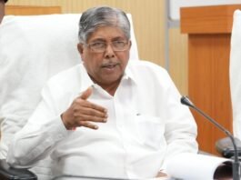 दुष्काळी परिस्थिती जाहीर केलेल्या तालुक्यातील विद्यार्थ्यांकडून परीक्षा शुल्क घेऊ नका- अन्यथा महाविद्यालयांवर कारवाई; उच्च व तंत्रशिक्षण मंत्री चंद्रकांतदादा पाटील यांचे विद्यापीठ प्रशासनाला निर्देश